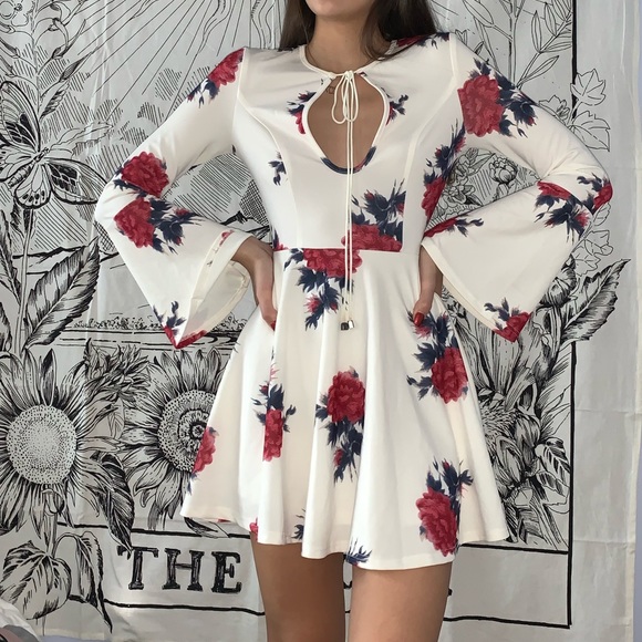 Forever 21 Dresses & Skirts - Cute floral skater dress